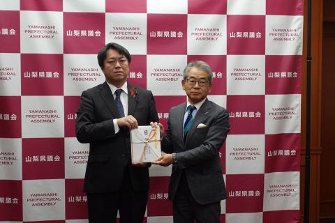 �ژ^����ɂ���n�Ӌc���i�ʐ^���j�Ɛ��엝��